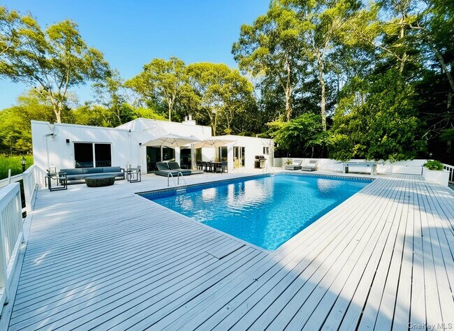 Building Photo - 3 Southwood Ln