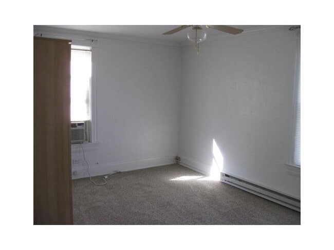 Building Photo - 22 W Katherine Ave