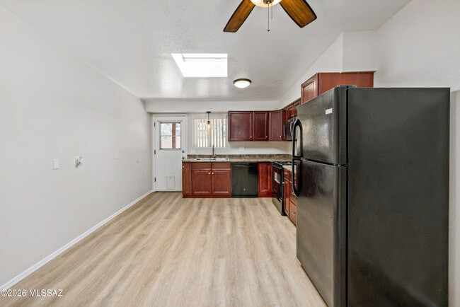 Building Photo - 3362 E Fort Lowell Rd