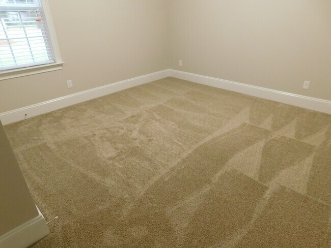 Building Photo - Grove Point Beauty