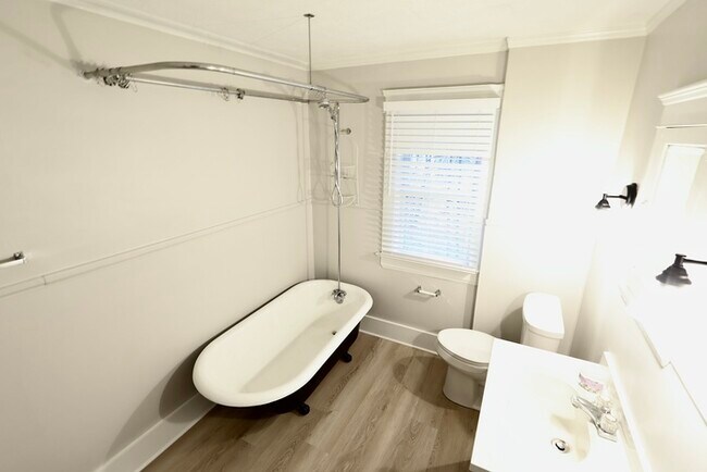 Building Photo - 316 Grand Ave