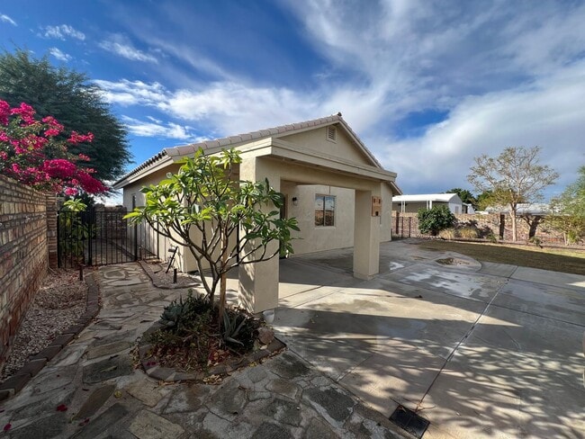 Building Photo - 3 BEDROOM HOME IN THE FOOTHILLS!