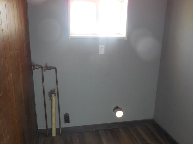 Building Photo - Two Bedroom Home with 3 Baths and W/D Hookups!