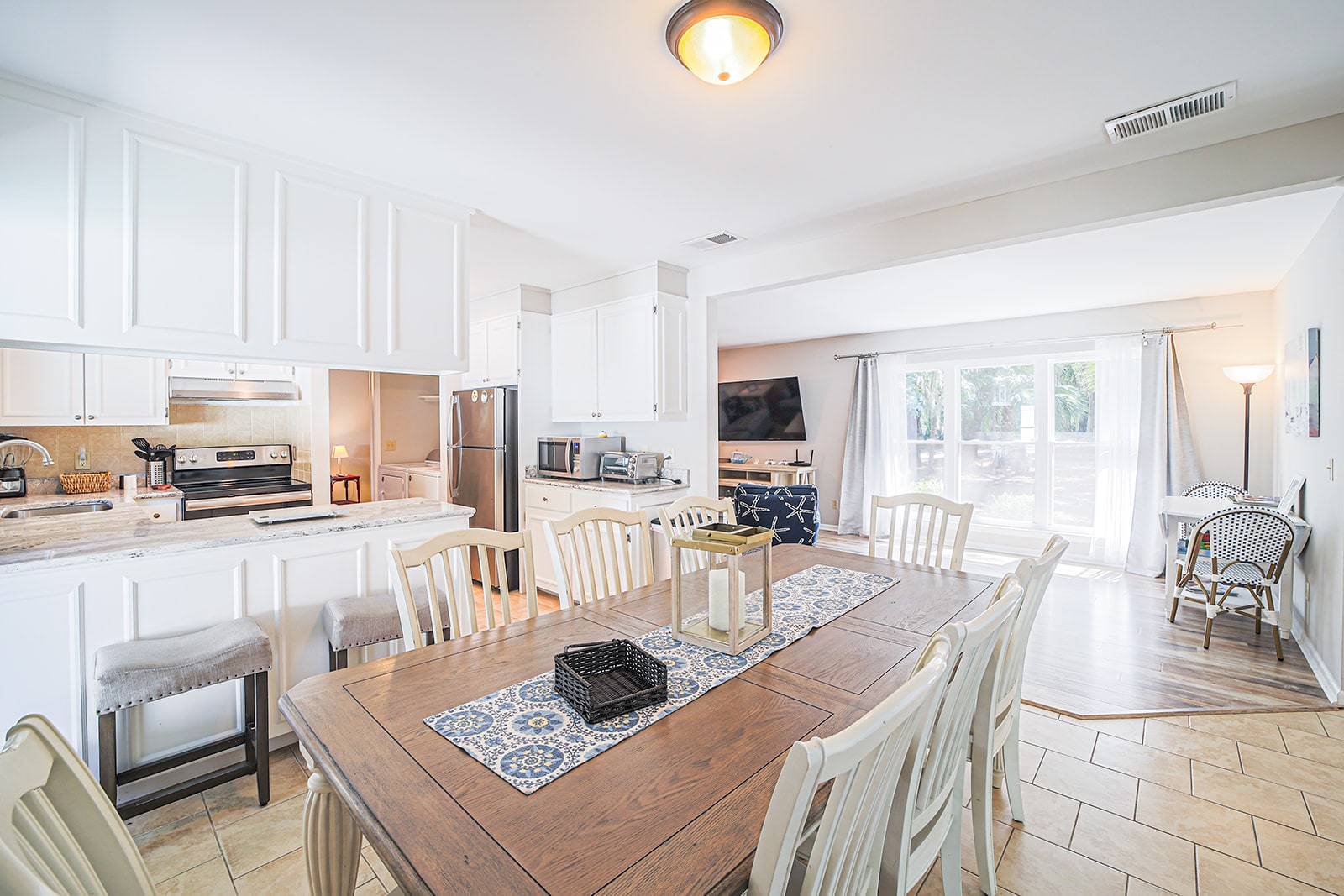 Dining room - 16 Pelican St