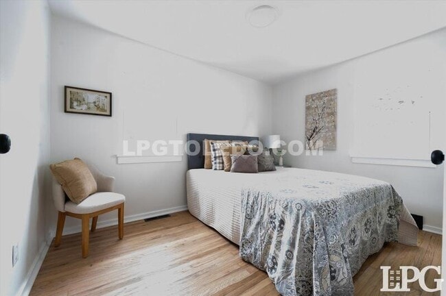 Building Photo - 2736 Northwood Ave