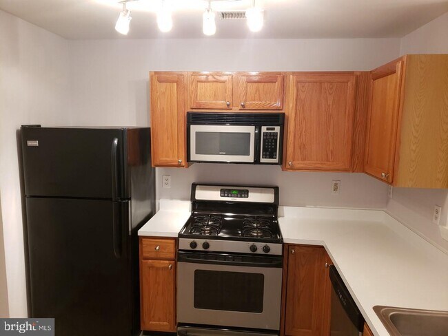 Building Photo - 13201 Astoria Hill Ct