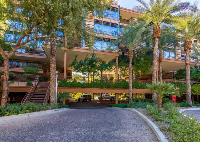 Building Photo - 7147 E Rancho Vista Dr