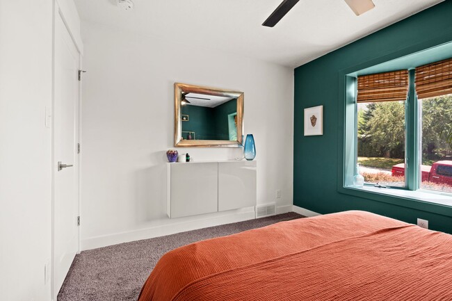 Building Photo - Beautifully Updated Holladay Home!