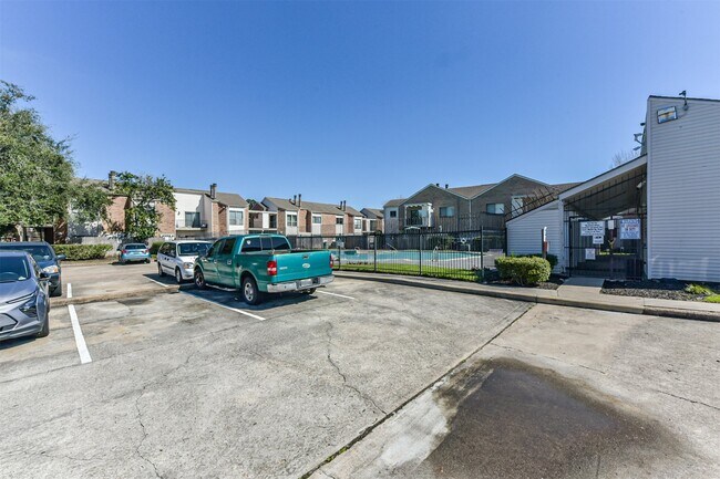 Building Photo - 10122 Waterstone Dr