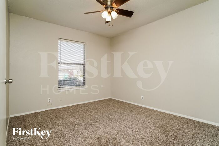 Building Photo - 1708 White Oak Ct