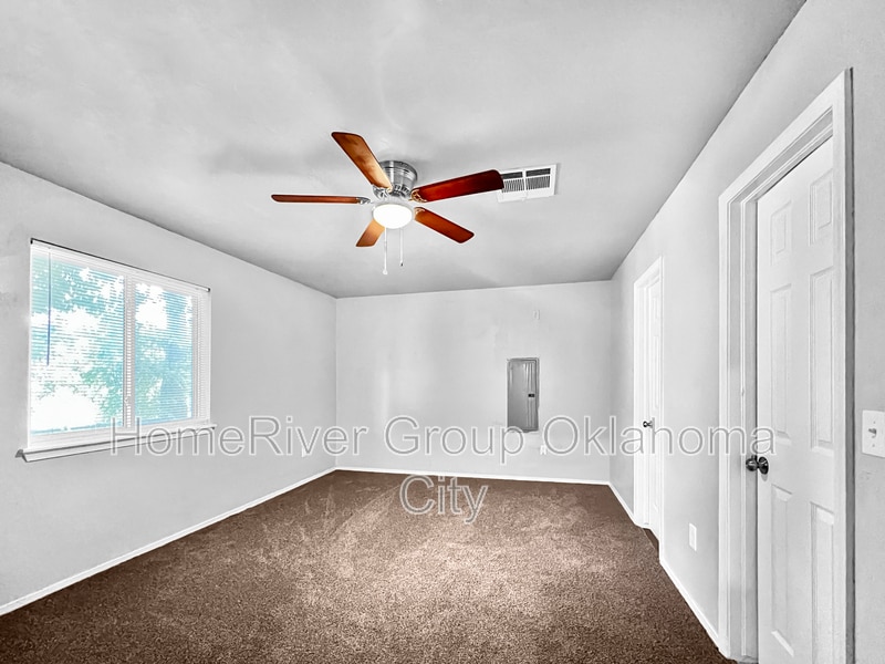 Building Photo - 1509 Hampton Rd