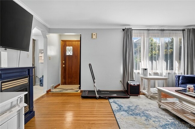 Building Photo - 116 Springville Ave