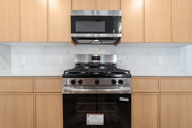 Building Photo - 3511 Shearwater St