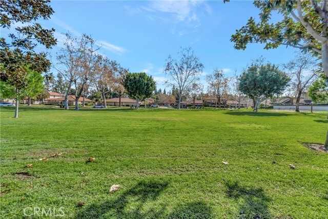 Building Photo - 2335 Dahlia Dr