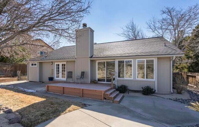 Building Photo - 5321 Simons Dr