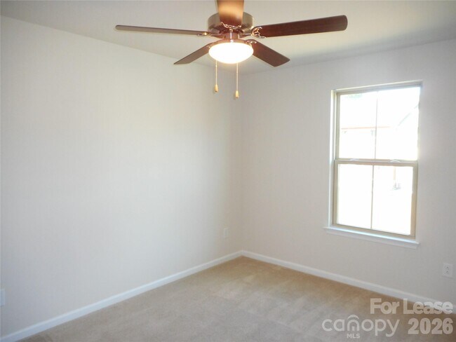 Building Photo - 322 Willow Wood Ct