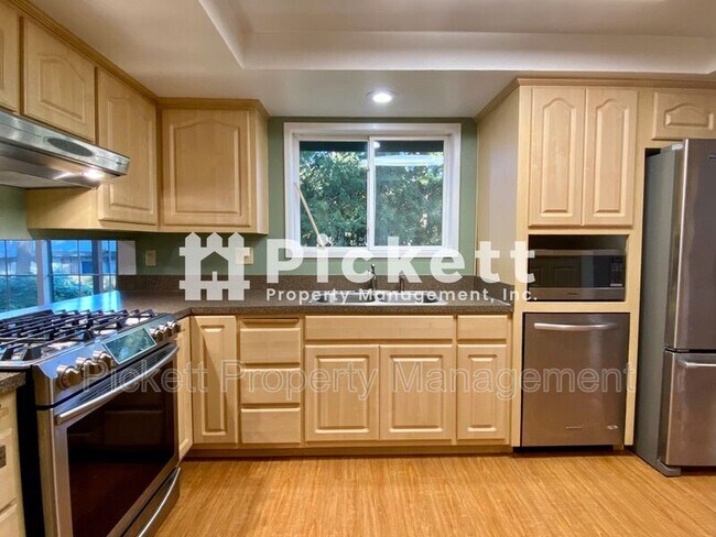 Building Photo - 7293 Pheasant Cir NE
