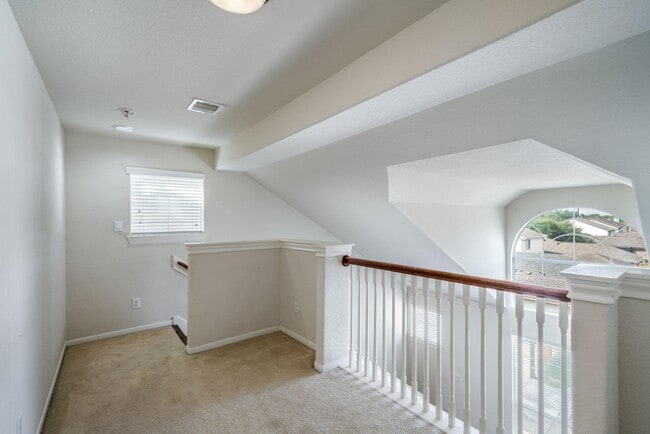 Building Photo - 3210 Clearview Cir
