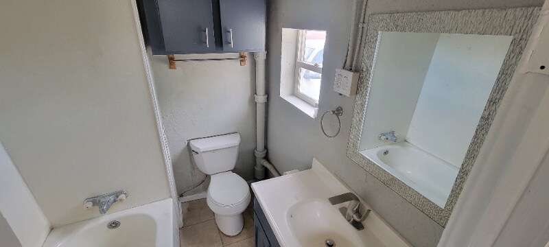 Building Photo - 218 N Chester Ave