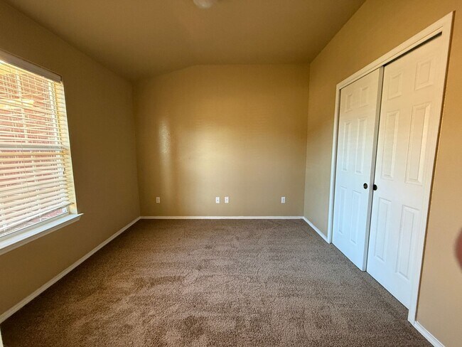 Building Photo - 2539 Red Fern Dr