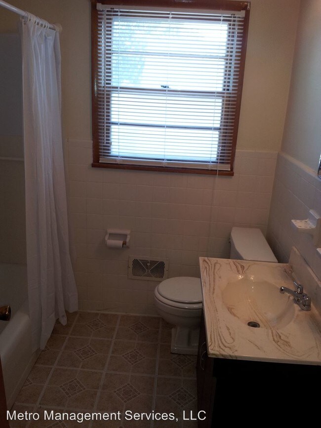 Building Photo - 4 br, 3 bath House - 3345 Newburg Road