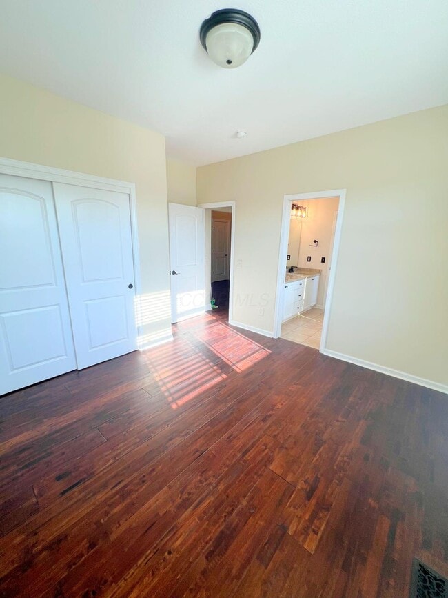 Building Photo - 5789 Trafalgar Ln