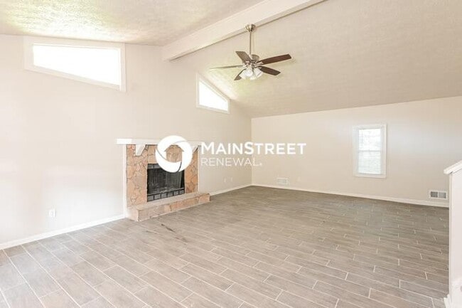 Building Photo - 3 Bedroom Pet-Friendly Home in Stone Mount...