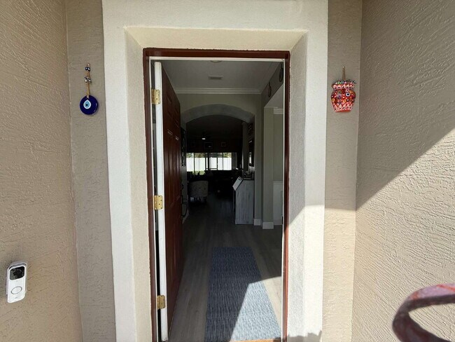 Building Photo - "Spacious 3-Bedroom Retreat with Bonus roo...