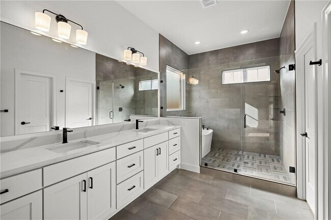 Building Photo - 550 Apollo Dr