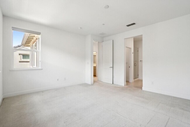 Building Photo - 1363 S Shields Ave