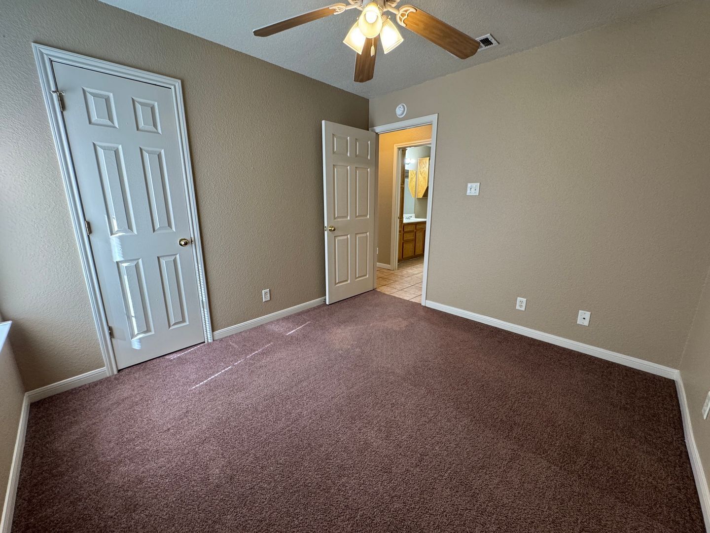 Building Photo - 4803 John David Dr