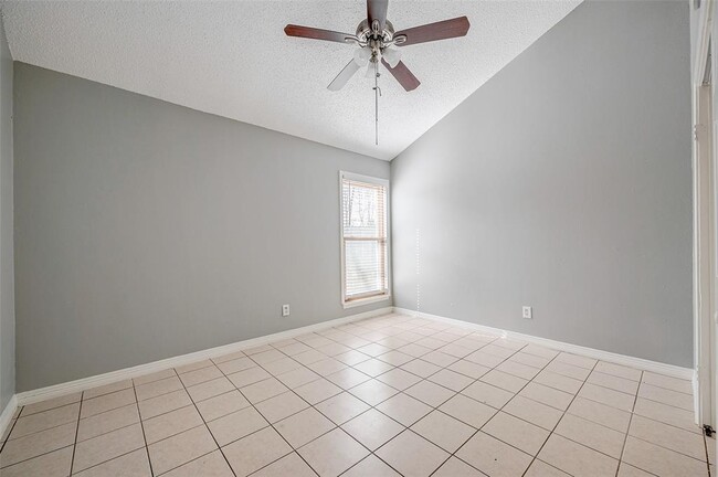 Building Photo - 13850 Walnut Hollow Ln