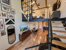 Building Photo - 8600 SW 109th Ave
