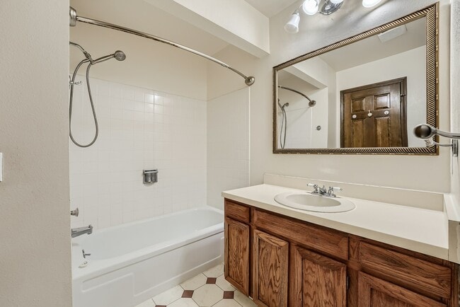 Building Photo - 6367 S Emporia Cir