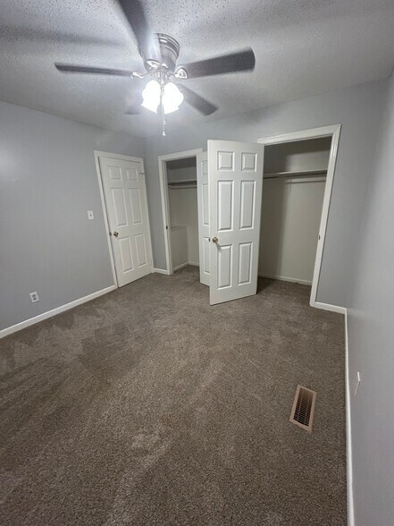 Building Photo - 31 Cinderella Dr