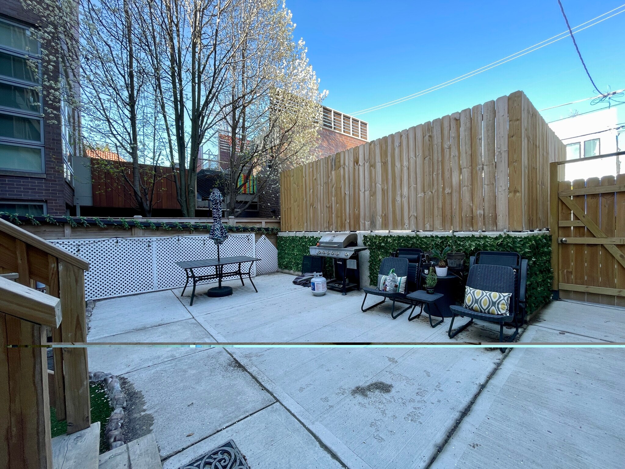 Building Photo - 1725 N Honore St