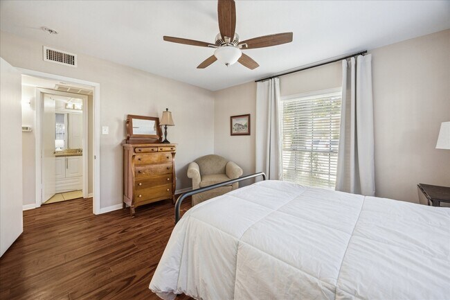 Building Photo - 1809 Stoney Brook Dr