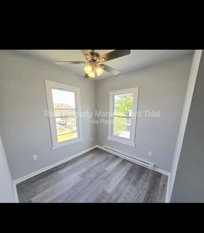Building Photo - 22 Riverview Ave