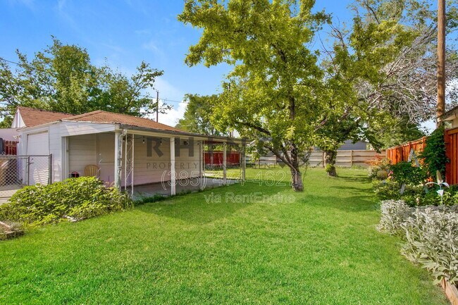 Building Photo - 1154 Fremont Ave W
