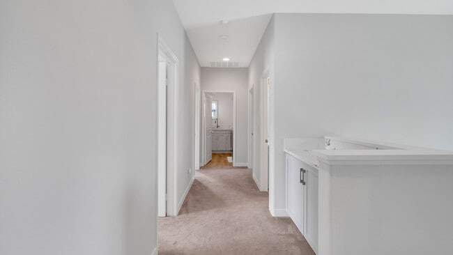 Building Photo - 183 Kingswood