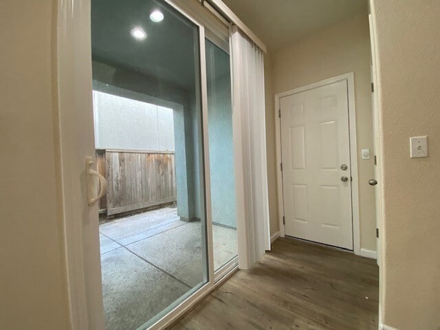 Building Photo - Charming 3-Bedroom, 2.5-Bath, 1,453 Sq. Ft...