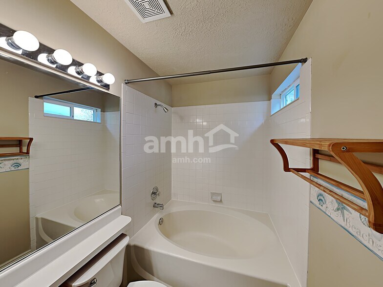 Building Photo - 3595 S Feulner Dr