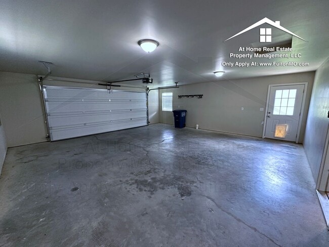 Building Photo - 1002 Cote Sans Dessein Rd