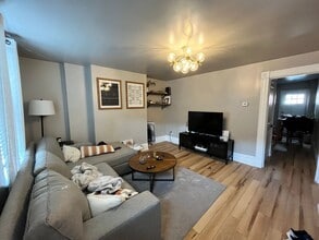 Building Photo - 2 bedroom/office/1 bathroom in Lawrenceville