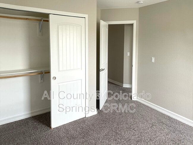 Building Photo - 610 Thimbleberry Point