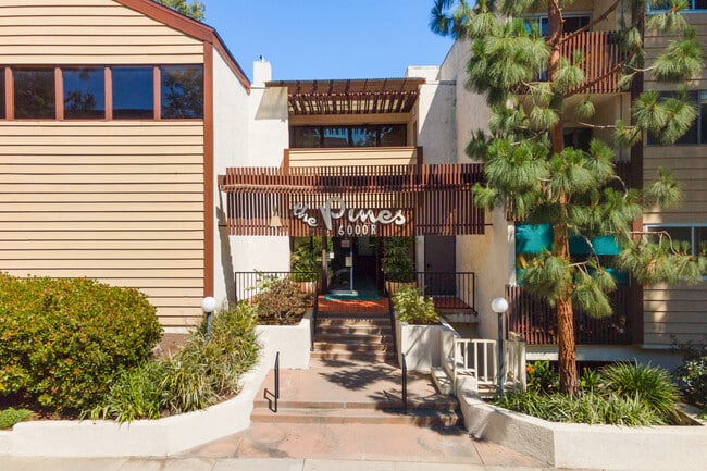 Building Photo - 5900 Canterbury Dr