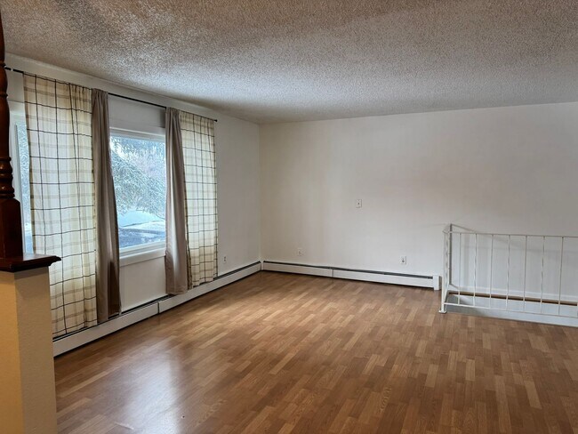 Building Photo - 4400 Everton Dr