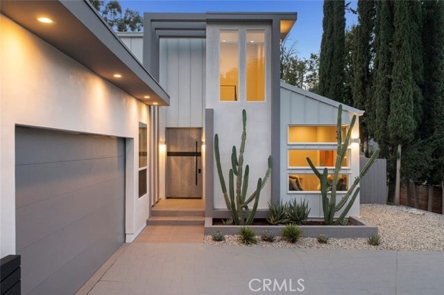 Building Photo - 4731 Topanga Canyon Blvd