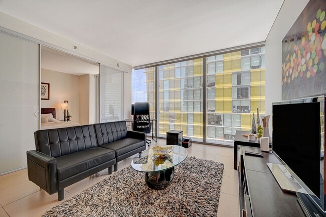 Building Photo - Veer Towers 2010E- Stunning Strip/City Views from this 1bd/1ba, Fully Furnished Residence