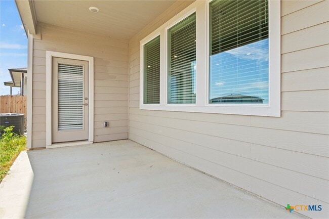 Building Photo - 530 Wilshire Rd